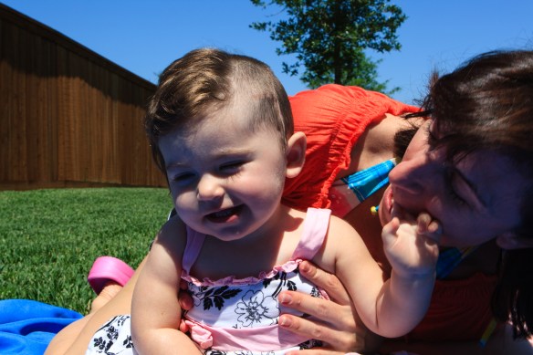 Savanna in a moment of happiness, with Mommy.